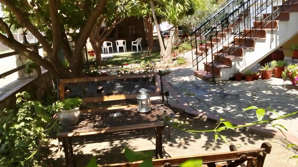 Natalia'S Apartments Nikiti  Exterior photo